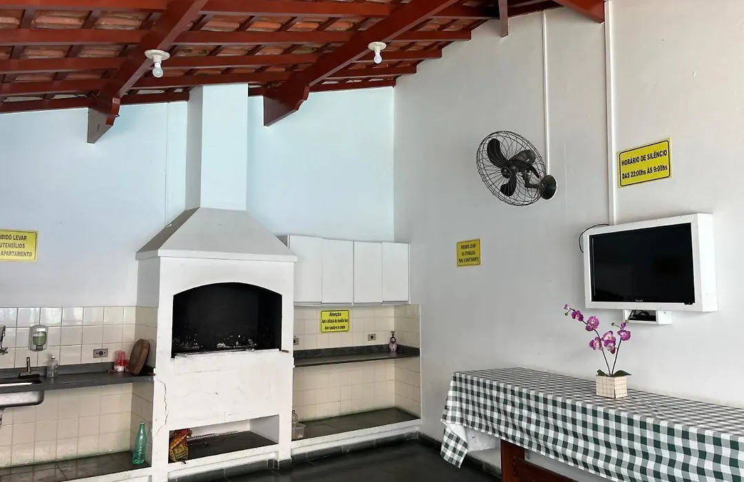 2 Dorms com ar split nos quartos, piscina, Wi-fi e 5min a pé da Praia do Itaguá-1